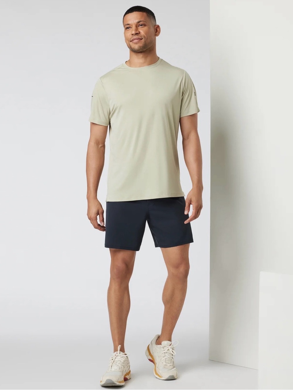 Vuori Qualify Run Short Lined 6" Small